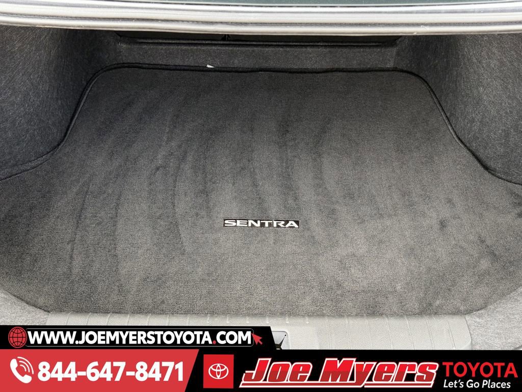 Used 2025 Nissan Sentra SV image 29