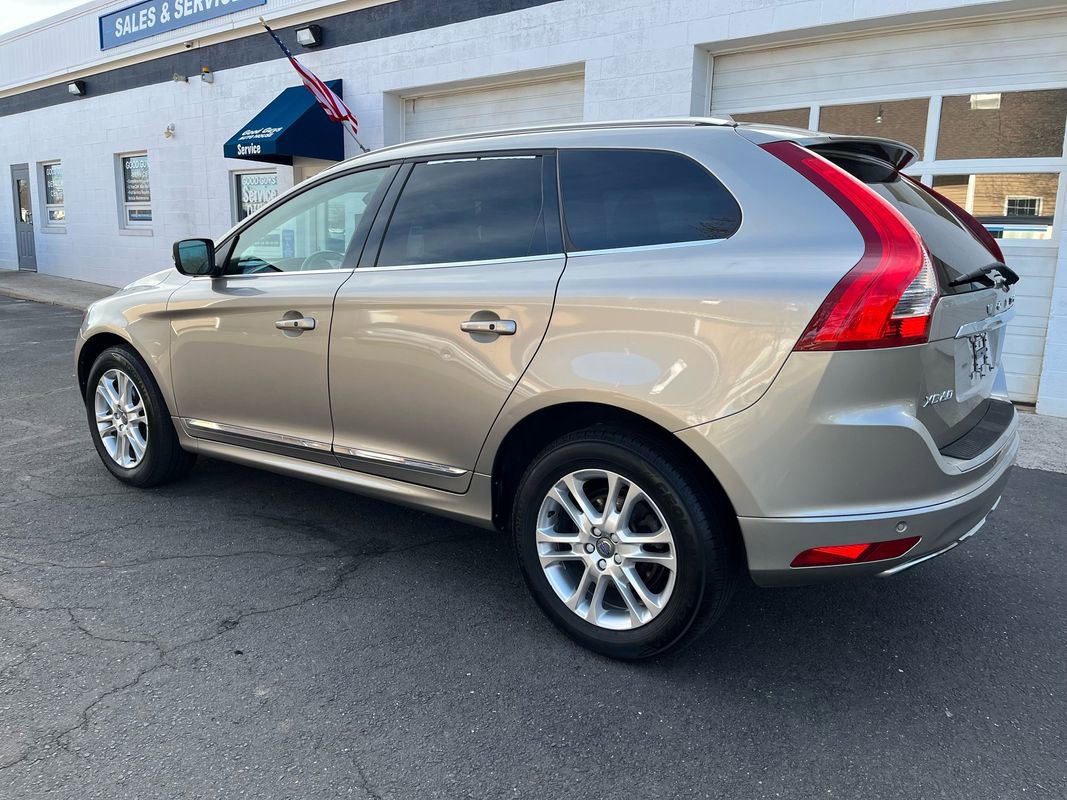 Used 2015 Volvo XC60 T5 w/ Proximity Package image 2