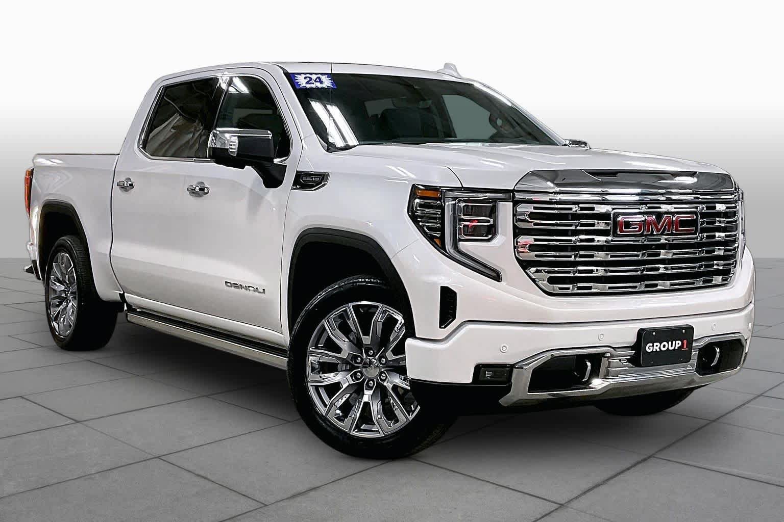 Used 2024 GMC Sierra 1500 Denali w/ Denali Reserve Package AWD/4WD image 3