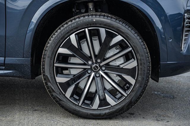 New 2026 Volvo XC90 B6 Plus w/ Protection Package Premier image 17