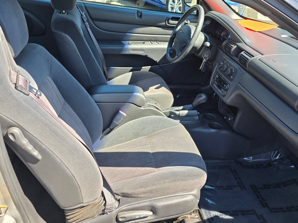 Used 2004 Chrysler Sebring LX FWD image 11