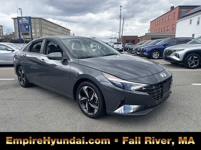 Used 2023 Hyundai Elantra Limited w/ Cargo Package image 2