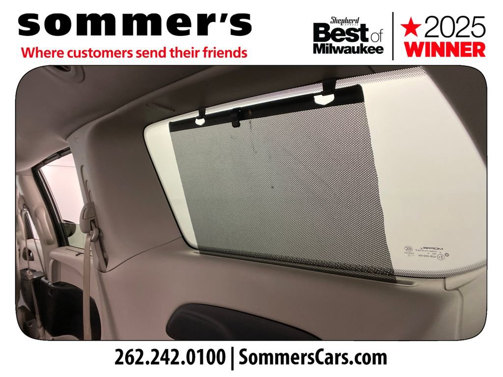 Used 2018 Chrysler Pacifica Touring-L image 30