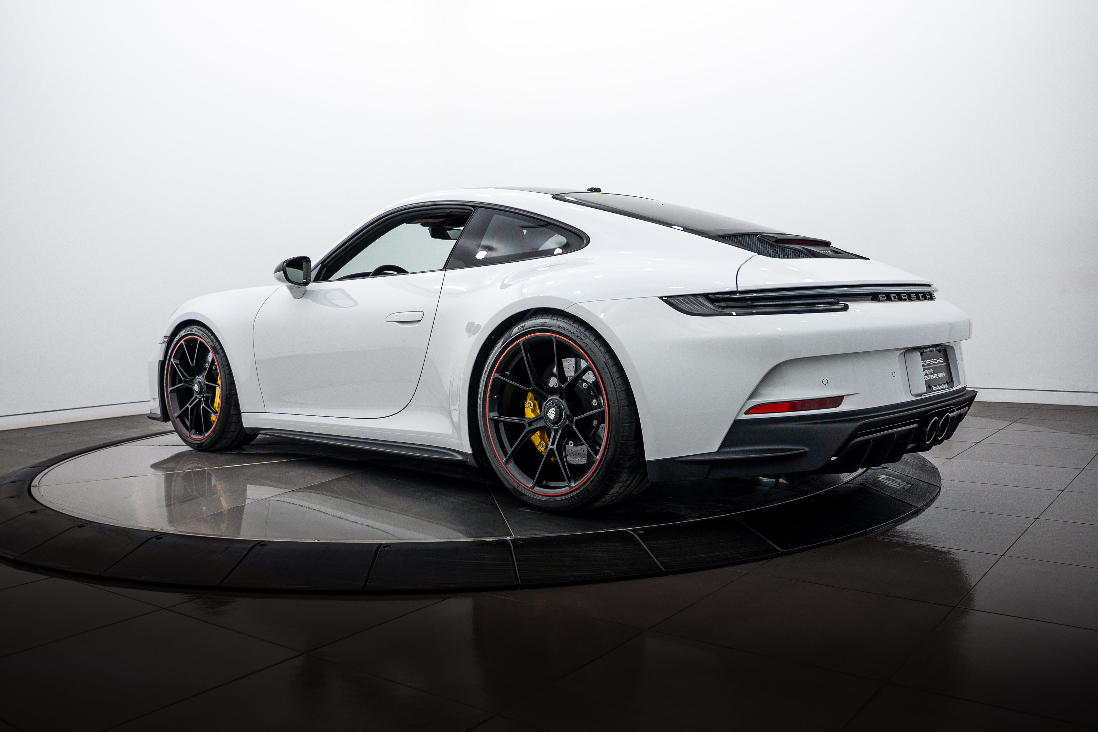 Certified 2024 Porsche 911 GT3 RWD image 3