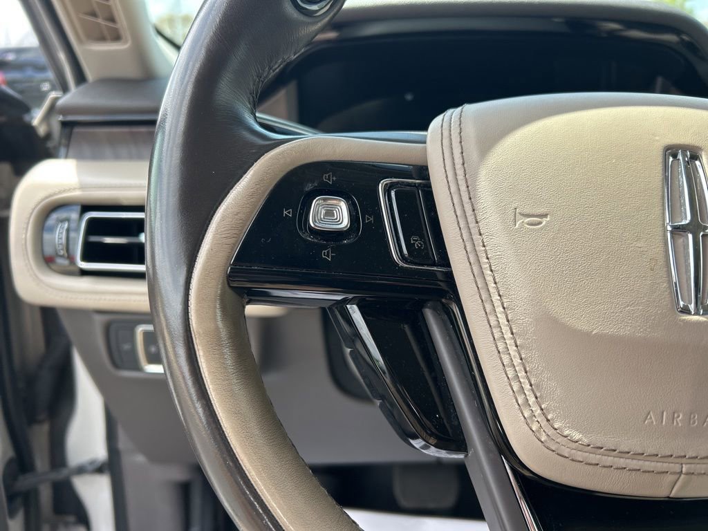 Used 2020 Lincoln Aviator Reserve w/ Equipment Group 202A image 8