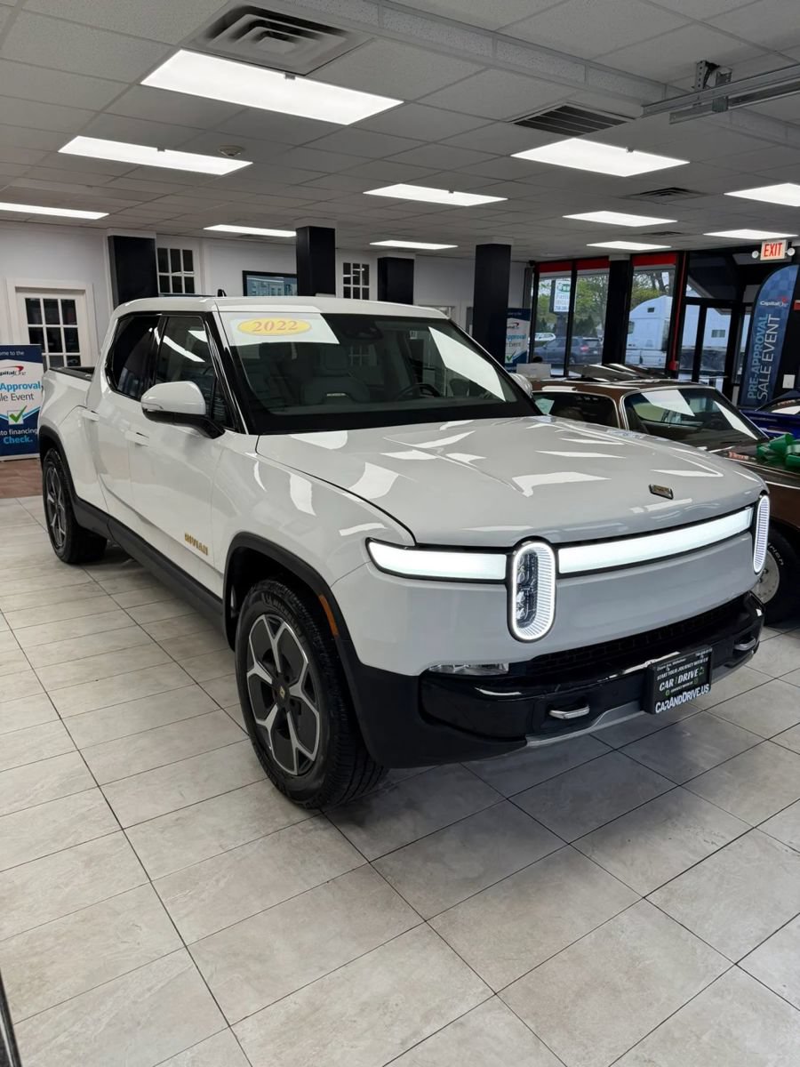 Used 2022 Rivian R1T Adventure AWD/4WD image 3