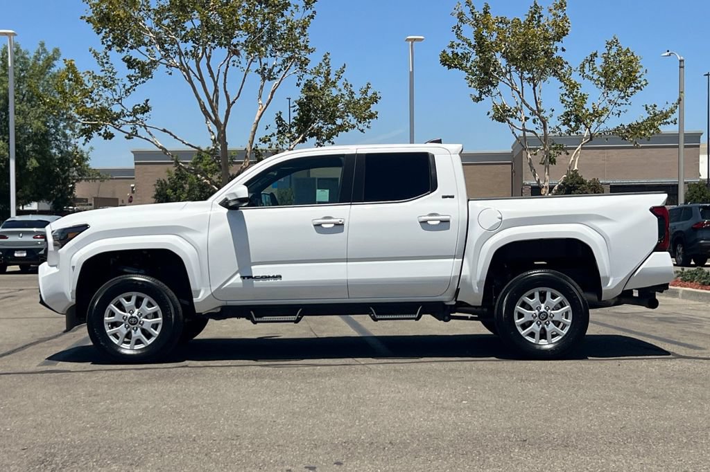 Certified 2025 Toyota Tacoma SR5 w/ SR5 Upgrade Package AWD/4WD image 9