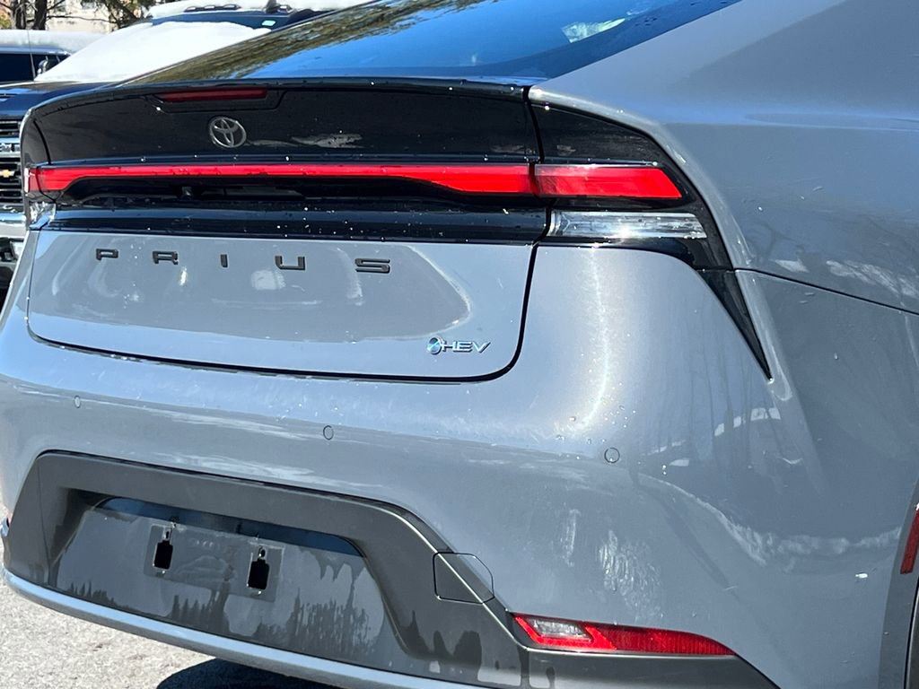 Used 2024 Toyota Prius LE image 6