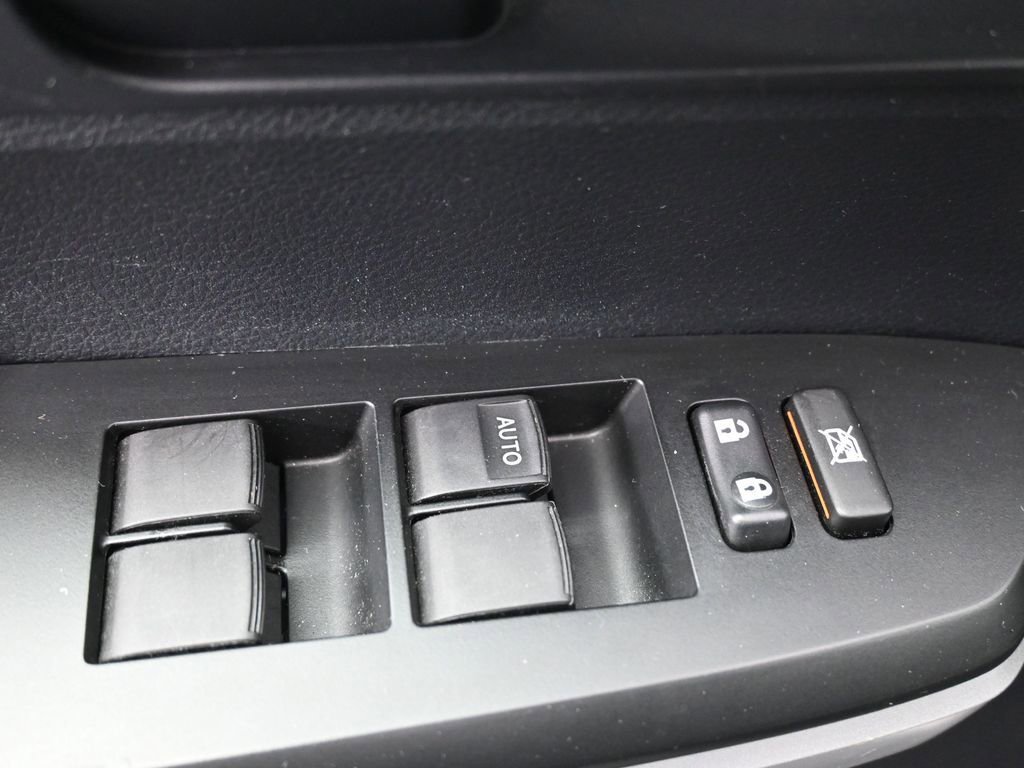 Used 2016 Toyota Tundra SR5 w/ SR5 Upgrade Package image 25