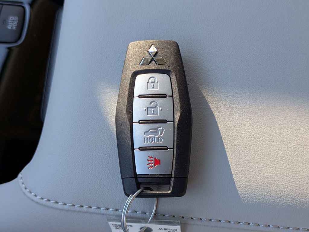 New 2026 Mitsubishi Outlander SE FWD image 31