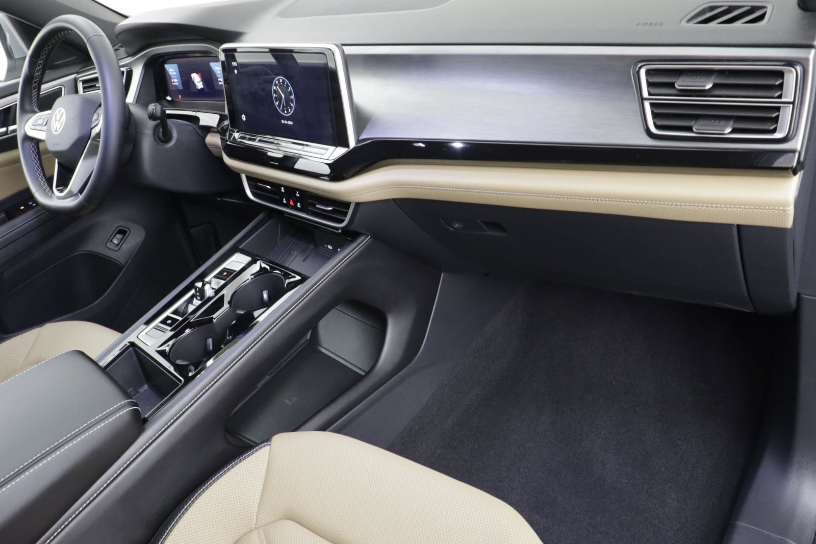 Used 2025 Volkswagen Atlas Cross Sport SE image 20