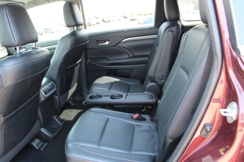 Used 2019 Toyota Highlander Limited image 26