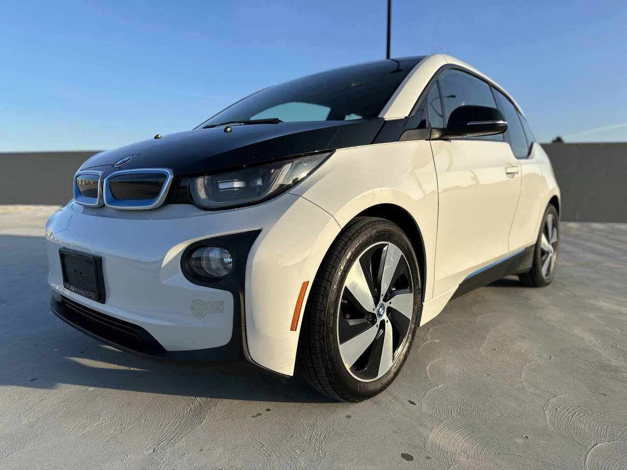 Used 2015 BMW i3 w/ Range Extender image 2