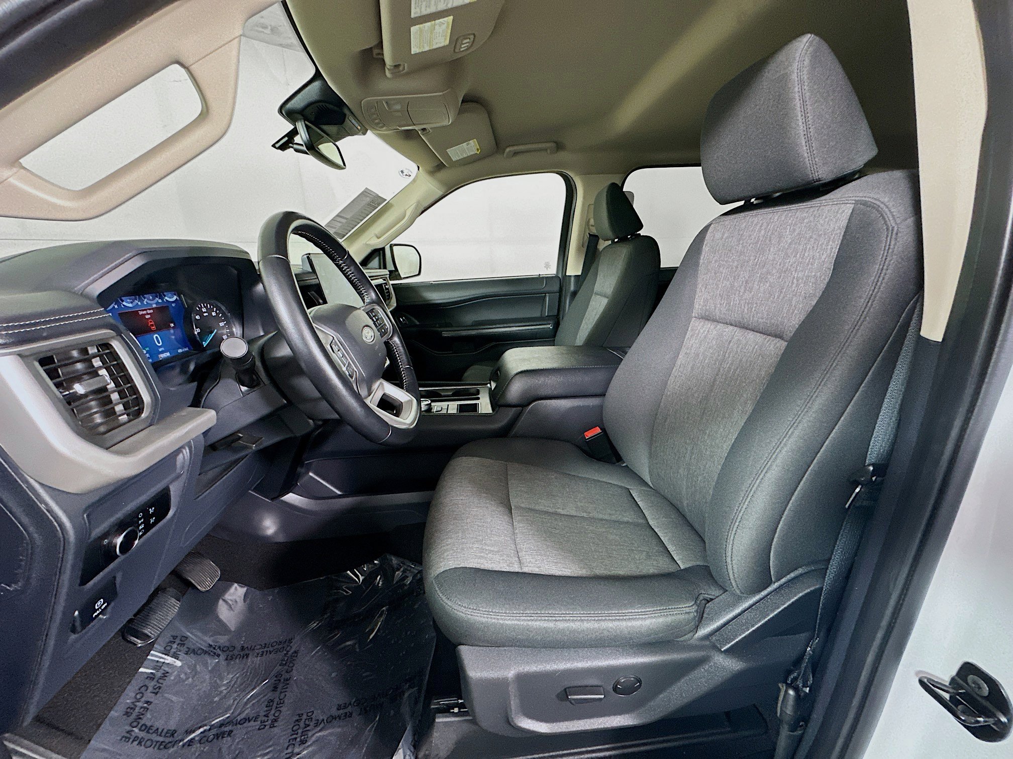 Used 2024 Ford Expedition Max XLT image 12