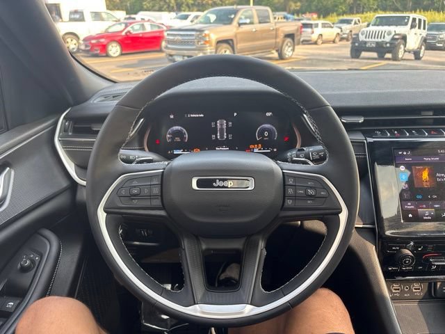 Used 2023 Jeep Grand Cherokee Altitude AWD/4WD image 35