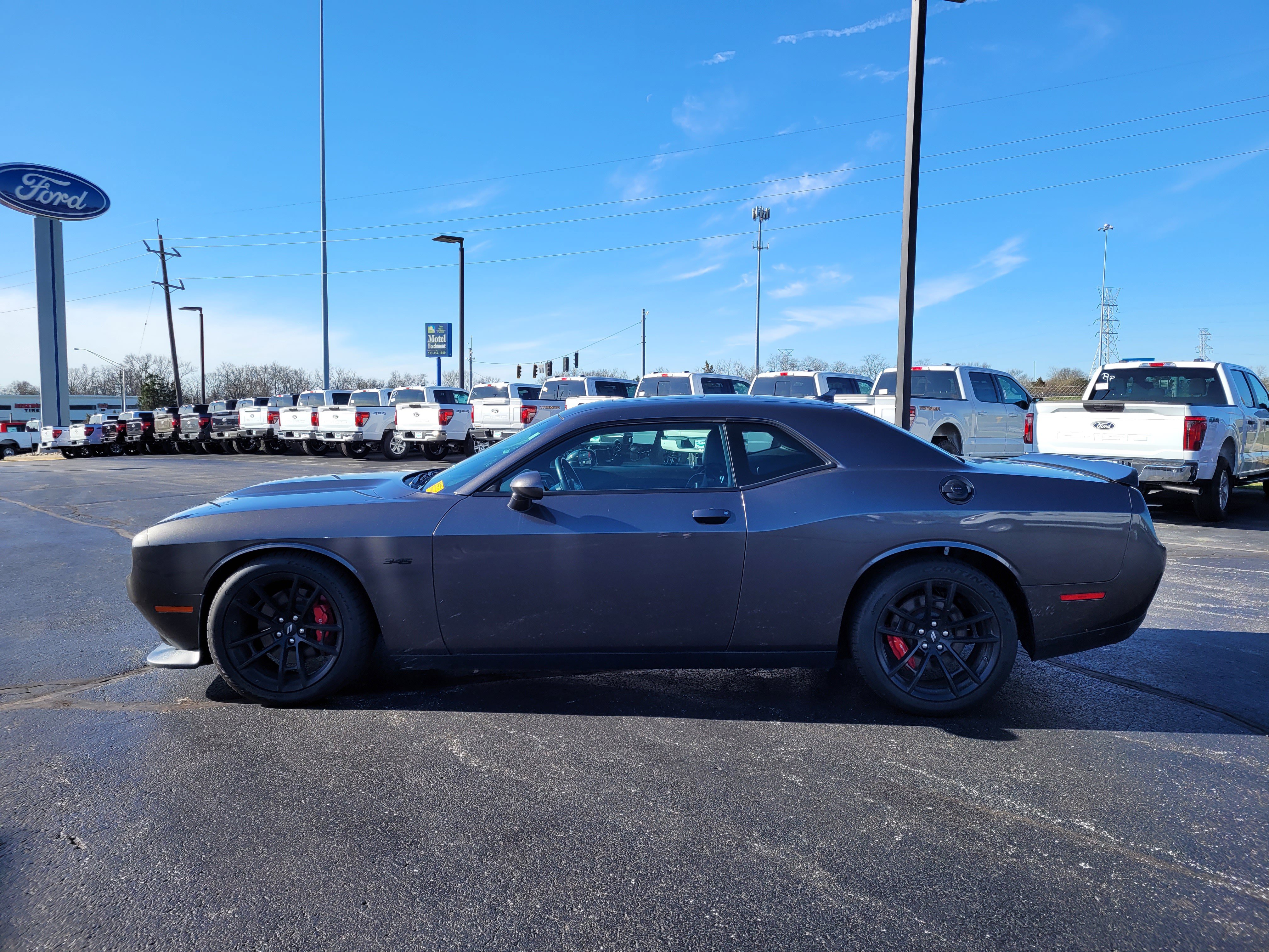 Used 2023 Dodge Challenger R/T w/ Plus Package image 7
