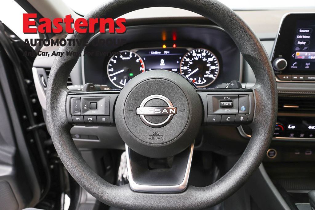 Used 2023 Nissan Rogue SV AWD/4WD image 12