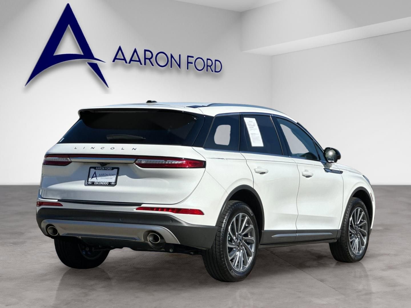 Used 2023 Lincoln Corsair Reserve image 6