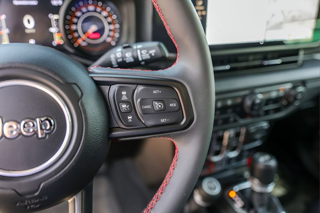Used 2024 Jeep Wrangler Unlimited Rubicon AWD/4WD image 13