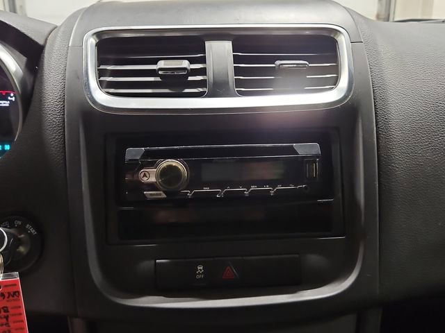 Used 2013 Dodge Avenger SE image 3