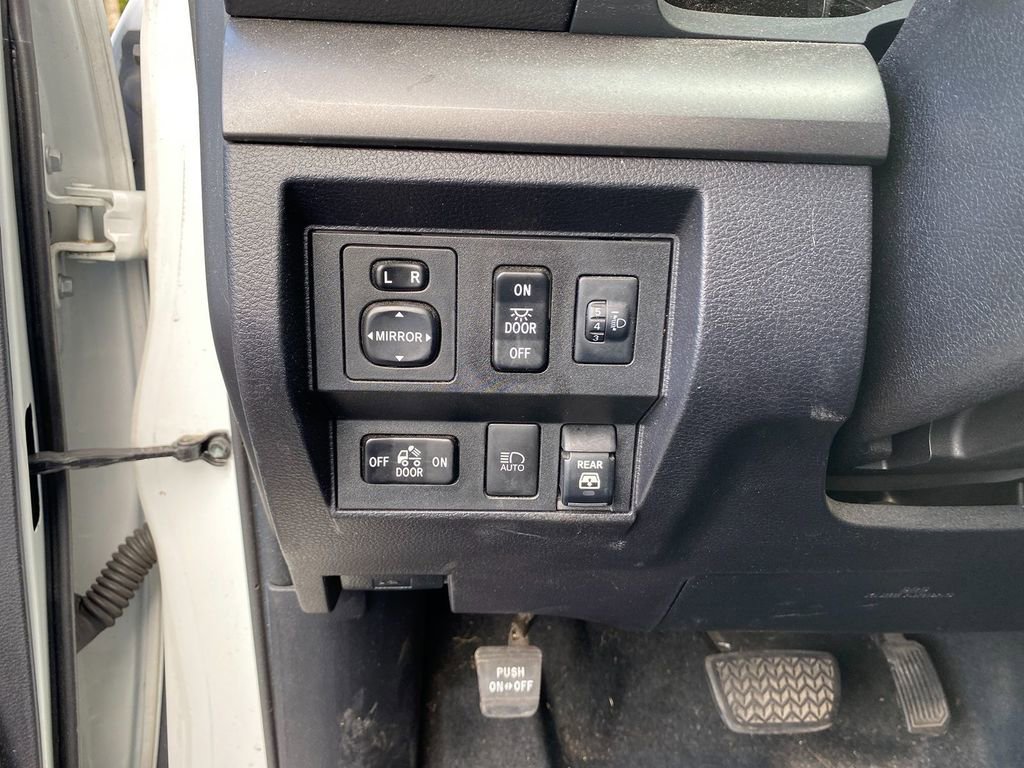 Used 2020 Toyota Tundra SR5 w/ TRD Off-Road Package image 14