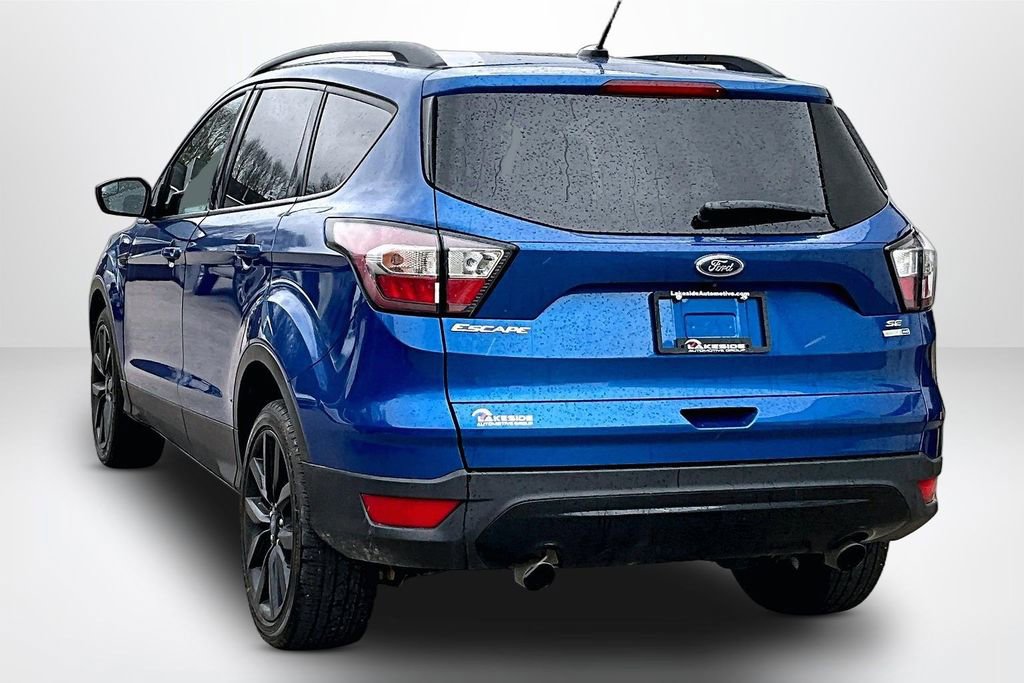 Used 2018 Ford Escape SE w/ SE Sport Appearance Package AWD/4WD image 4