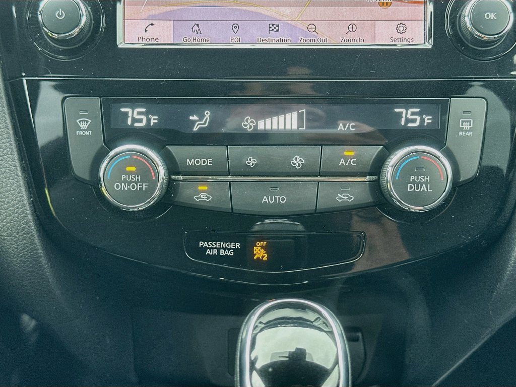 Used 2019 Nissan Rogue SV w/ Premium Package FWD image 16