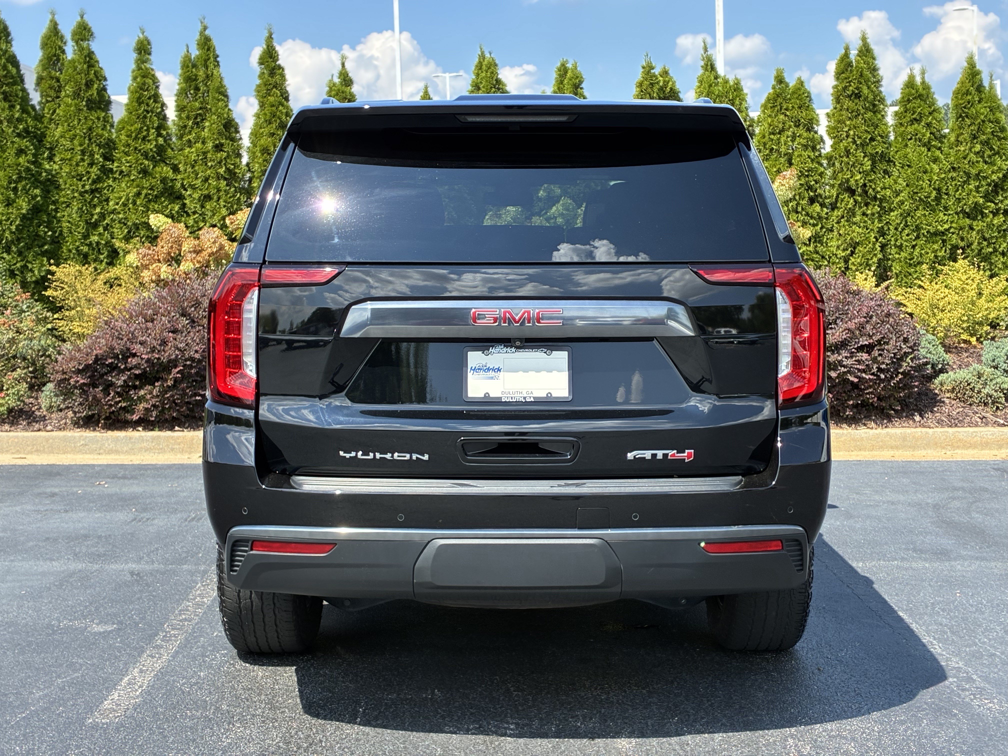 Used 2024 GMC Yukon AT4 AWD/4WD image 11