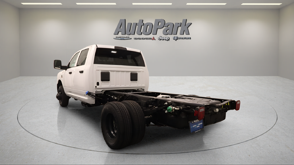 New 2026 RAM 3500 Tradesman AWD/4WD image 4