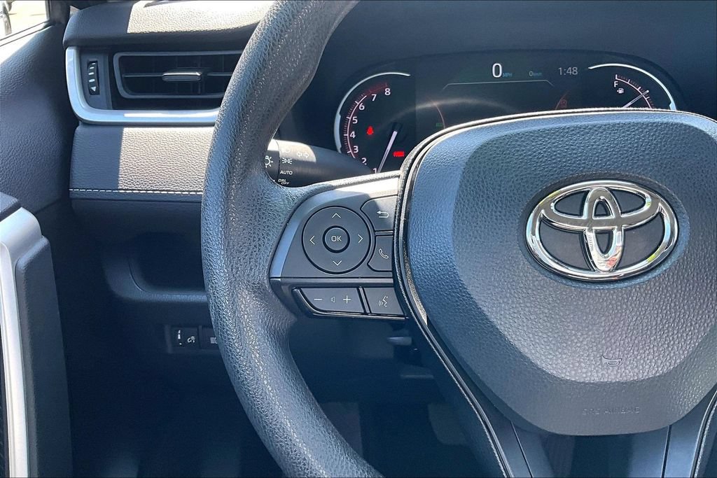 Used 2024 Toyota RAV4 XLE AWD/4WD image 18