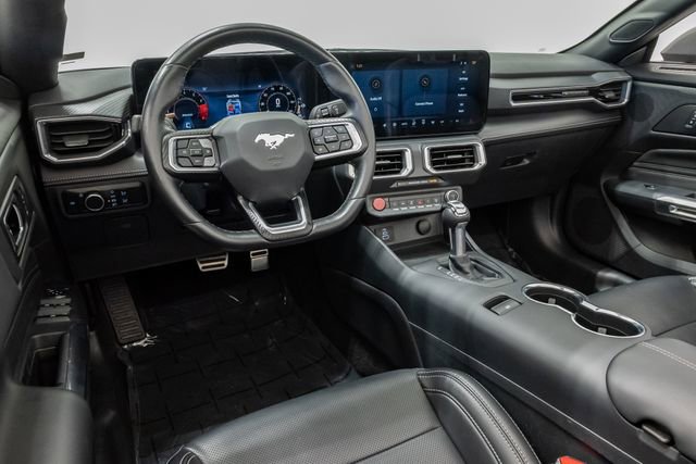 Used 2025 Ford Mustang Premium RWD image 7
