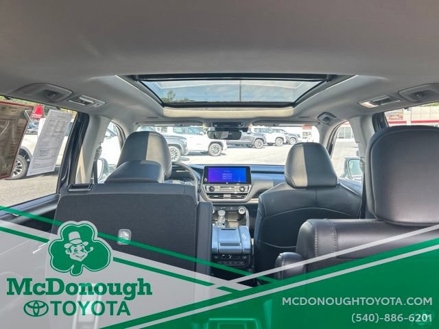 Used 2025 Toyota Grand Highlander AWD image 4