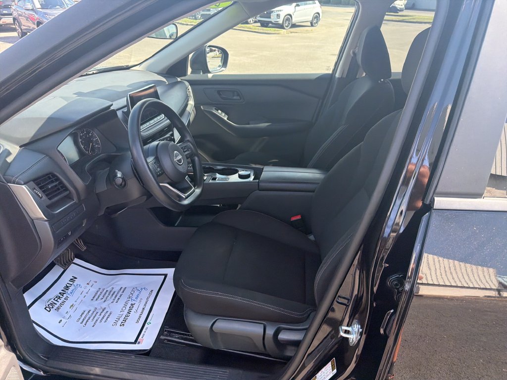 Used 2024 Nissan Rogue S AWD/4WD image 14