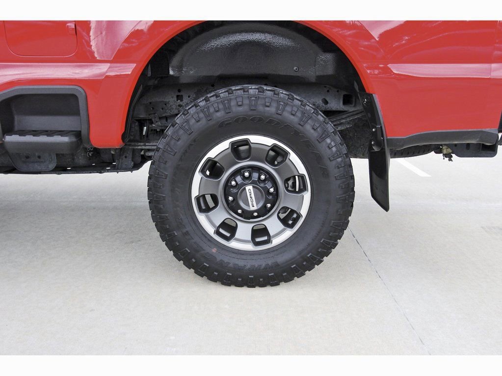 Used 2025 Ford F250 Lariat w/ Black Appearance Package image 31