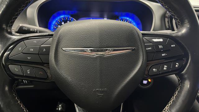 Used 2021 Chrysler Pacifica Touring-L w/ Premium & Safety Sphere Group AWD/4WD image 16