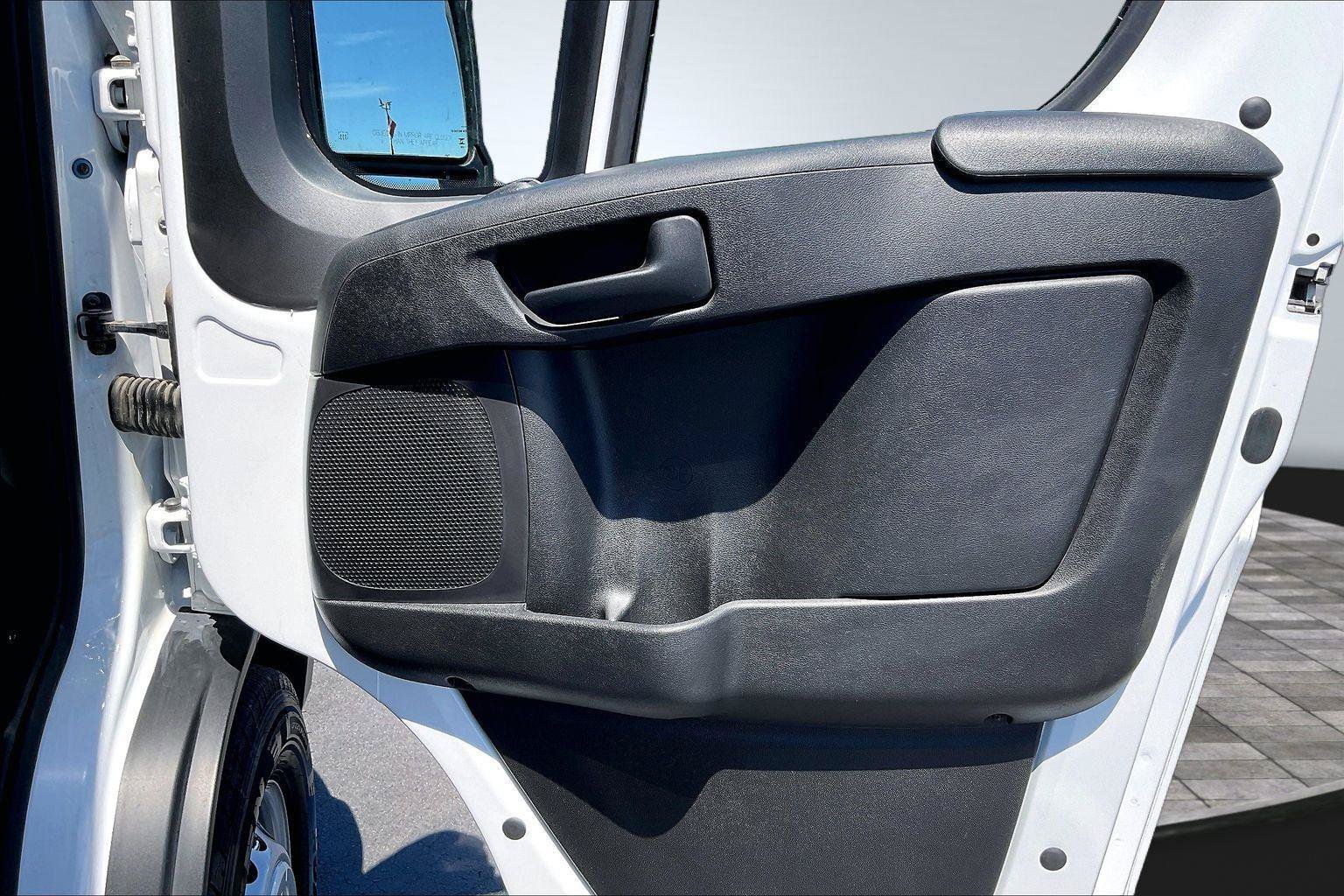 Used 2025 RAM ProMaster 2500 w/ Convenience Group FWD image 25