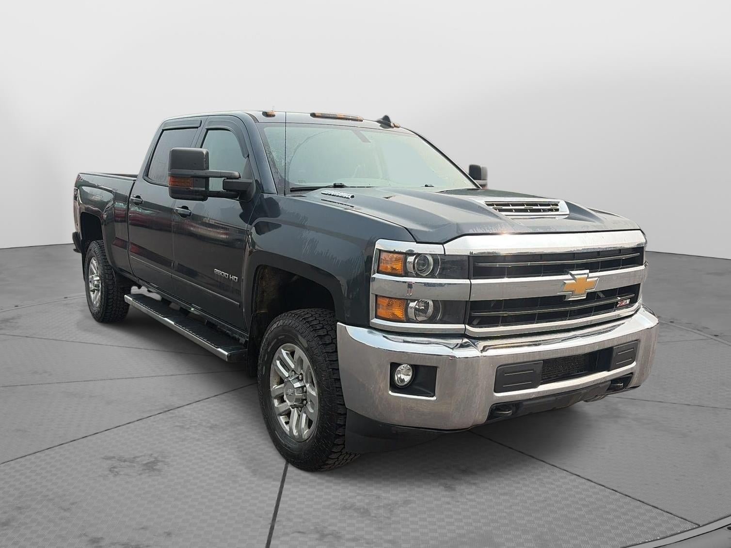Used 2019 Chevrolet Silverado 2500 LT w/ LT Convenience Package AWD/4WD image 3