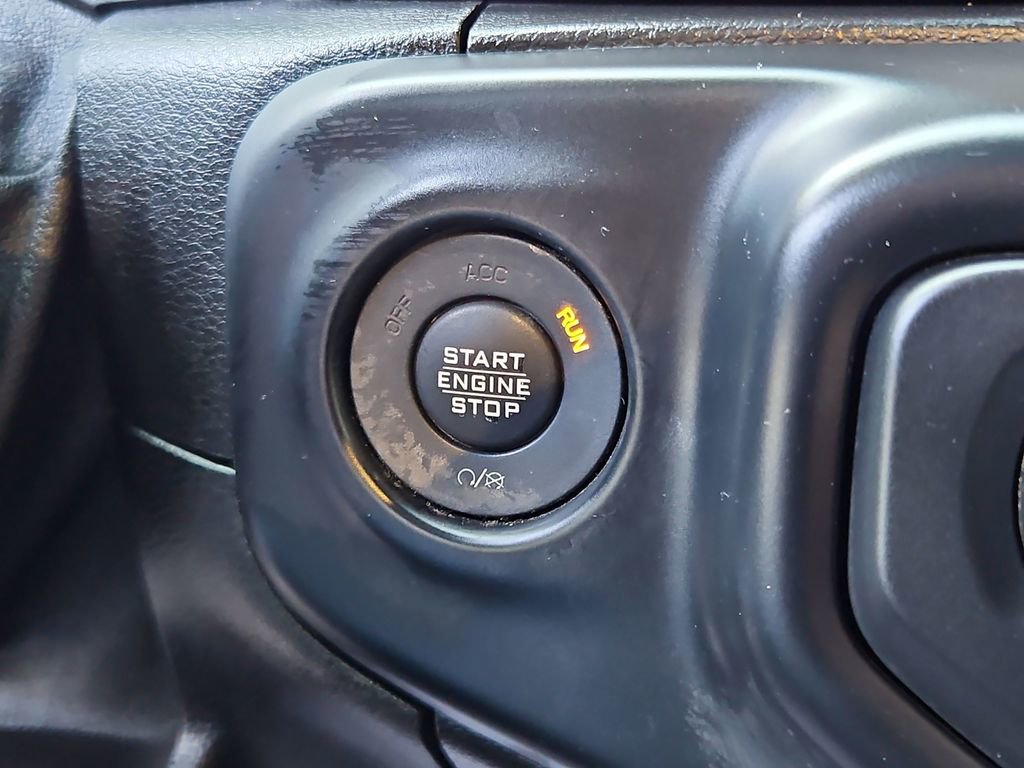 Used 2019 Jeep Wrangler Sport AWD/4WD image 16