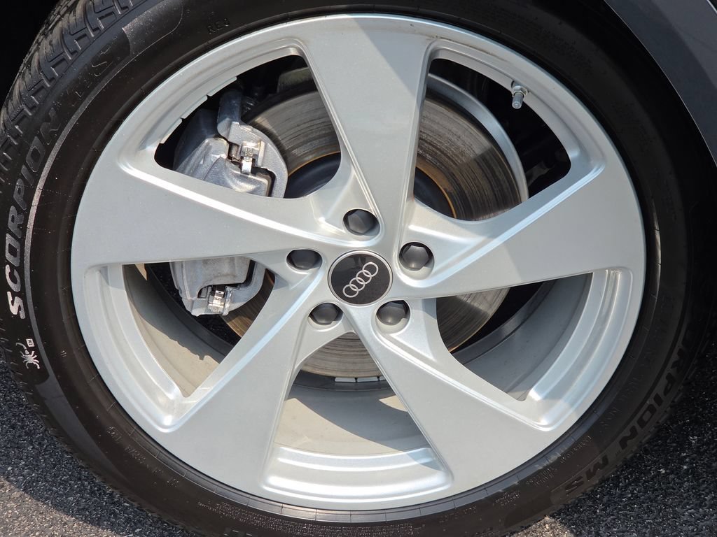 Certified 2025 Audi Q5 Prestige AWD/4WD image 19