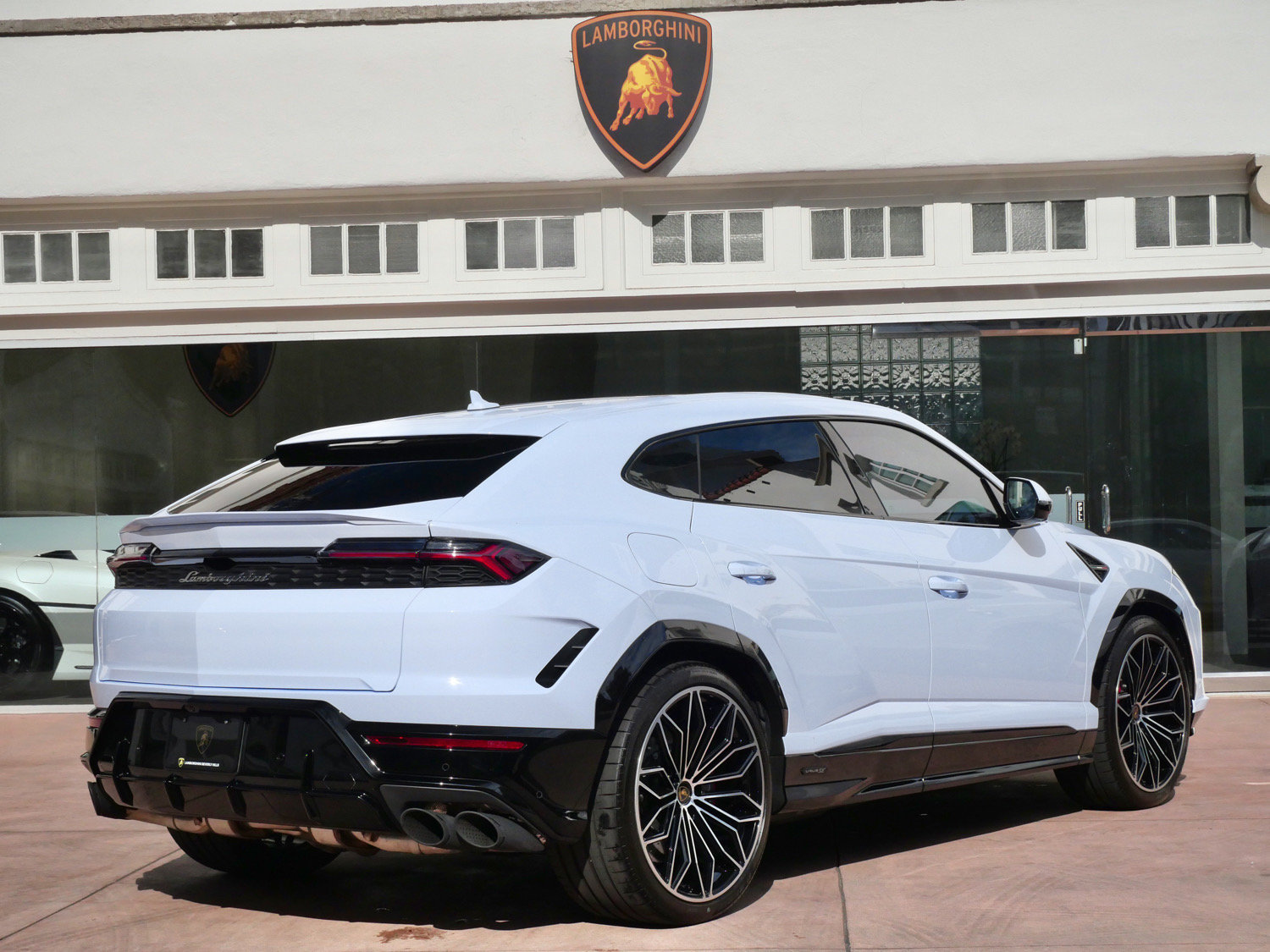 Used 2026 Lamborghini Urus Performante AWD/4WD image 3