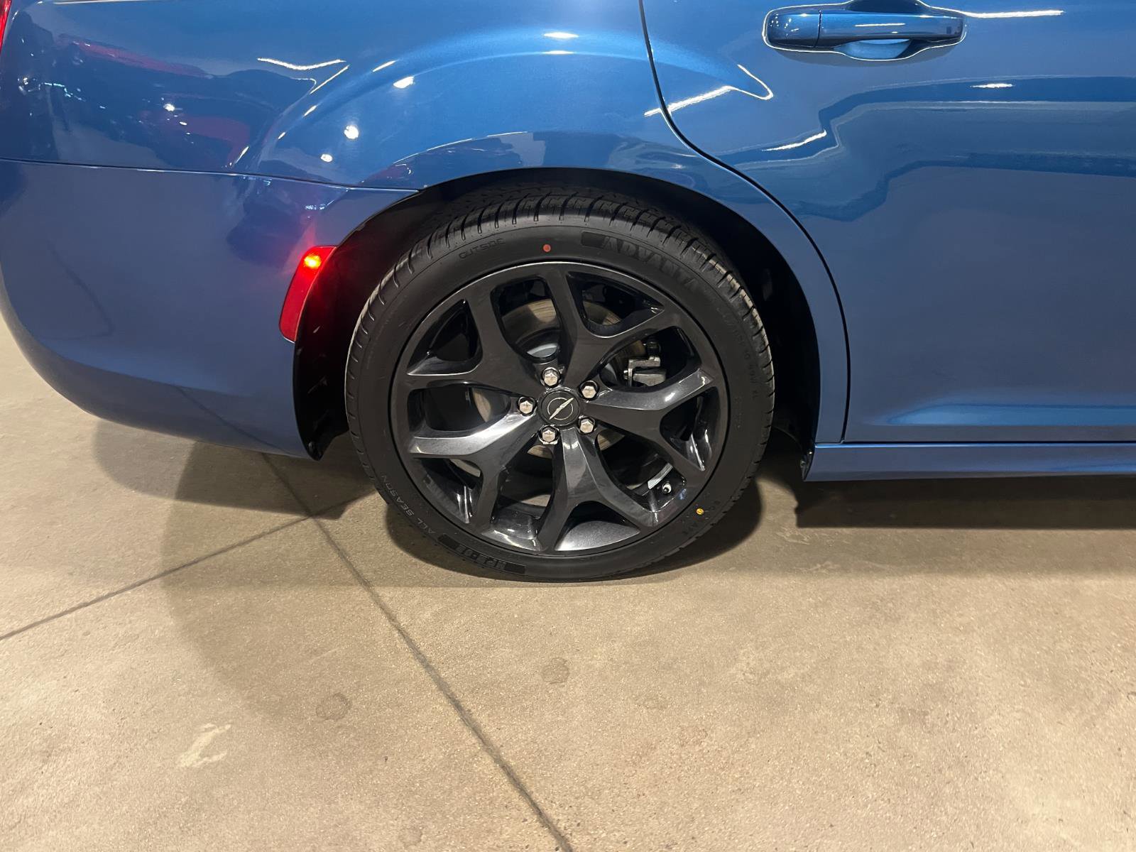 Used 2022 Chrysler 300 Touring L image 40