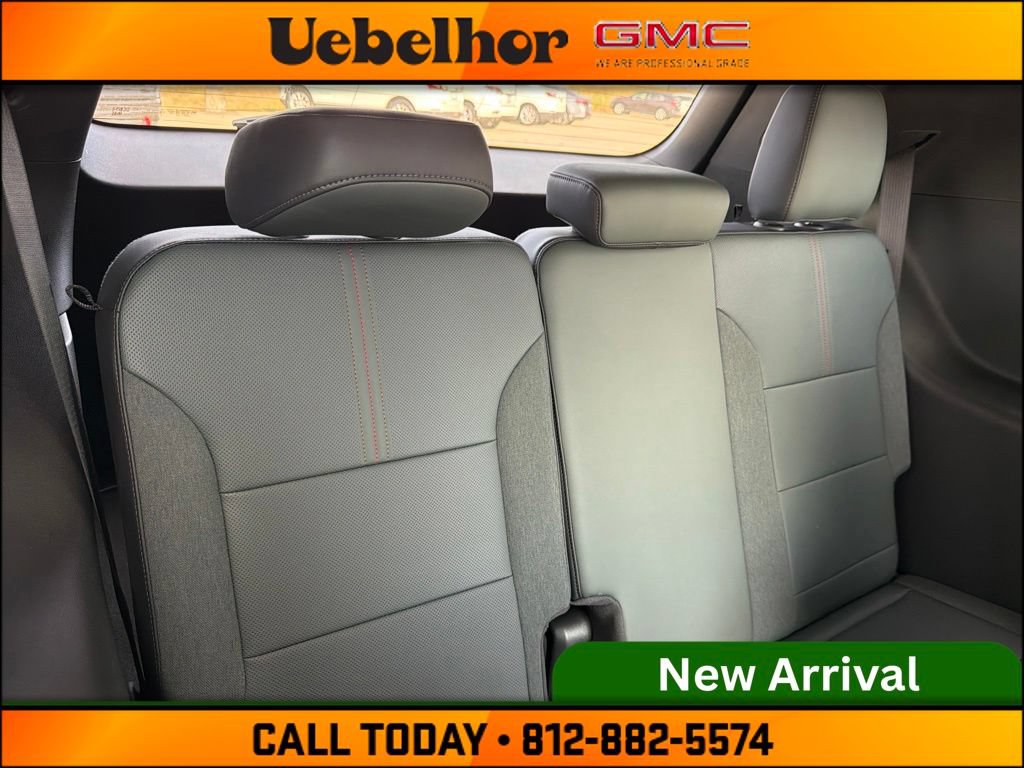 Used 2024 GMC Acadia AT4 AWD/4WD image 8