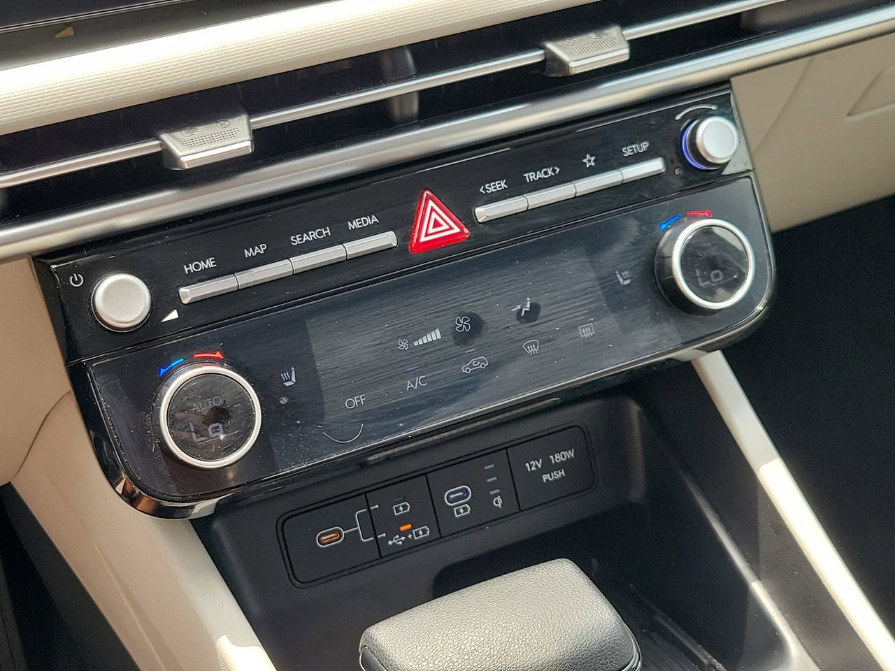 Used 2025 Hyundai Tucson SEL FWD image 26