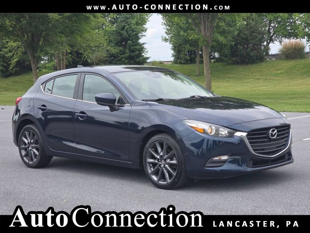 Used 2018 MAZDA MAZDA3 Touring FWD image 1