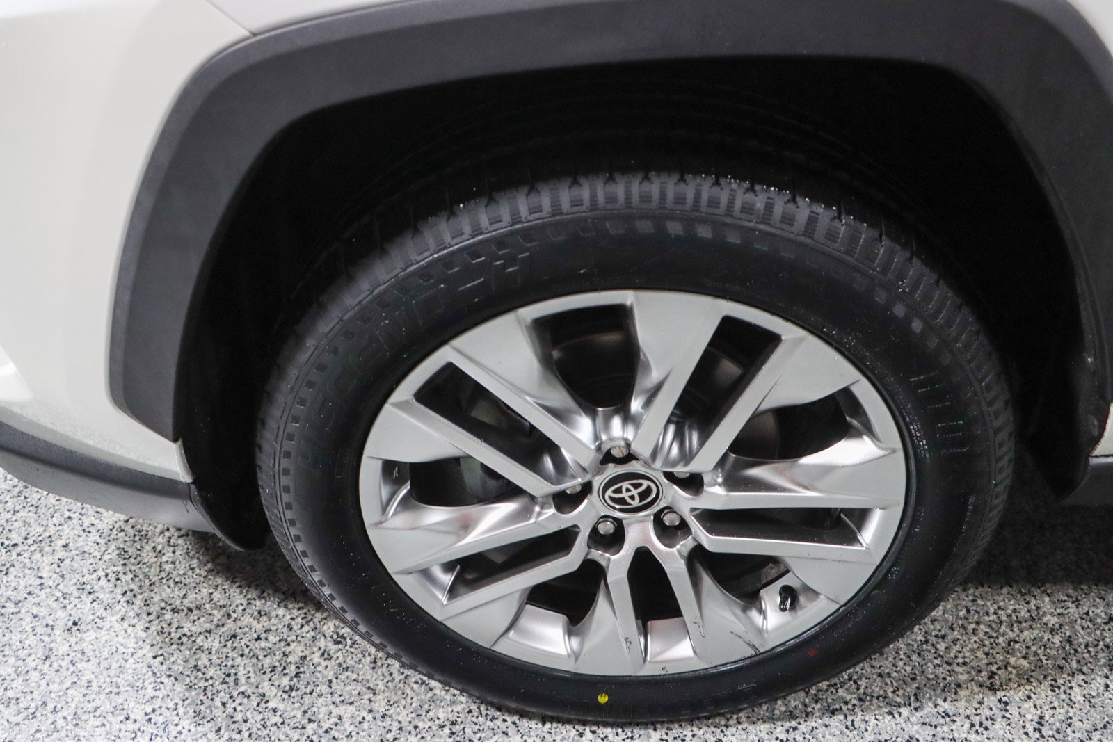 Used 2021 Toyota RAV4 XLE Premium image 11