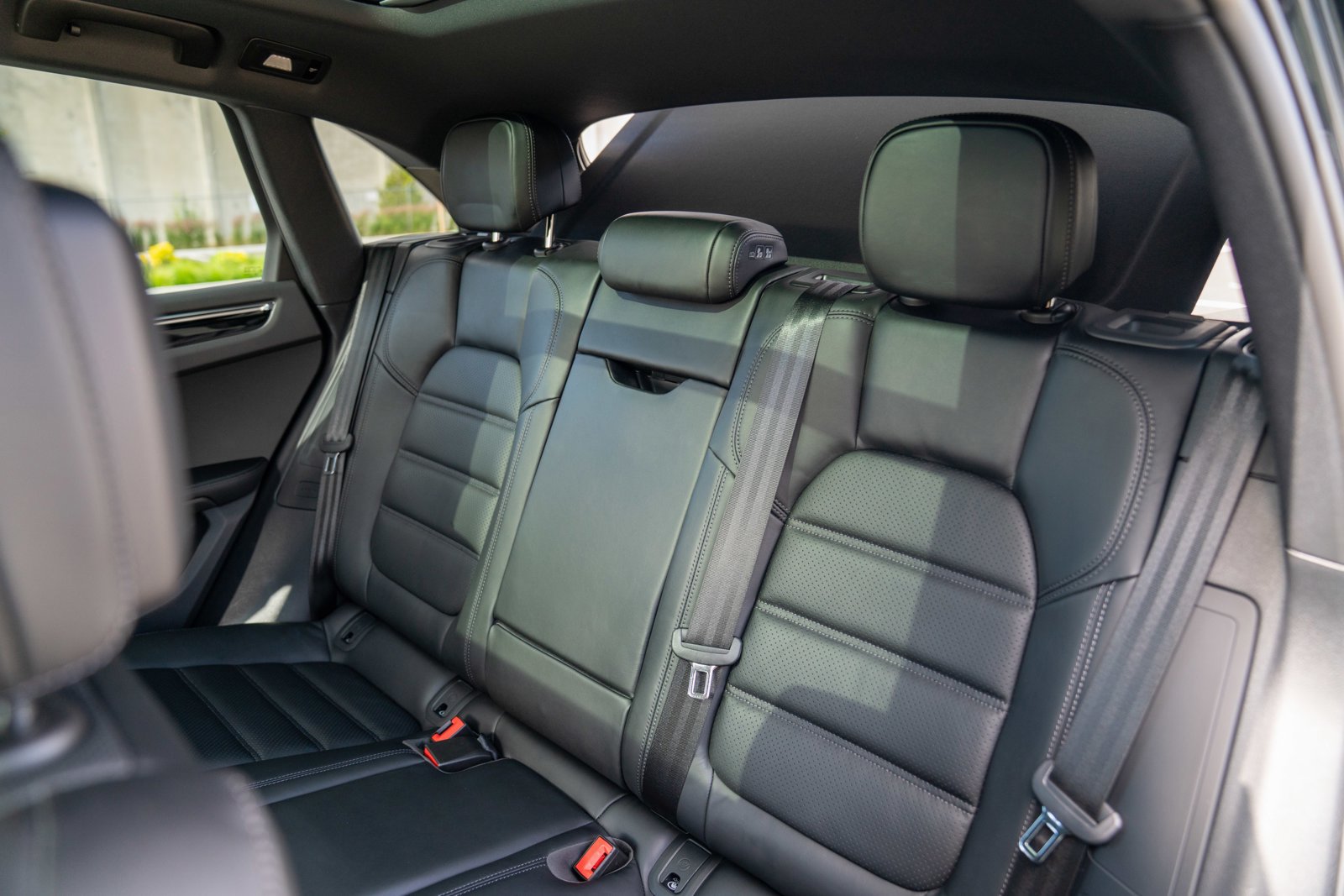 Certified 2026 Porsche Macan AWD/4WD image 23