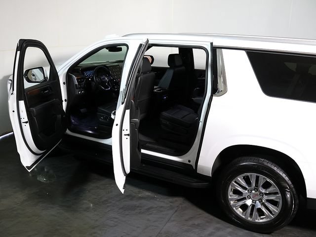 Used 2025 GMC Yukon XL Denali AWD/4WD image 5