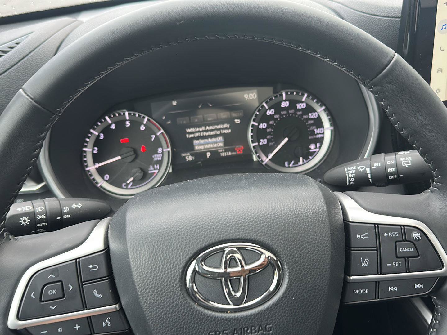 Used 2024 Toyota Highlander XLE AWD/4WD image 13