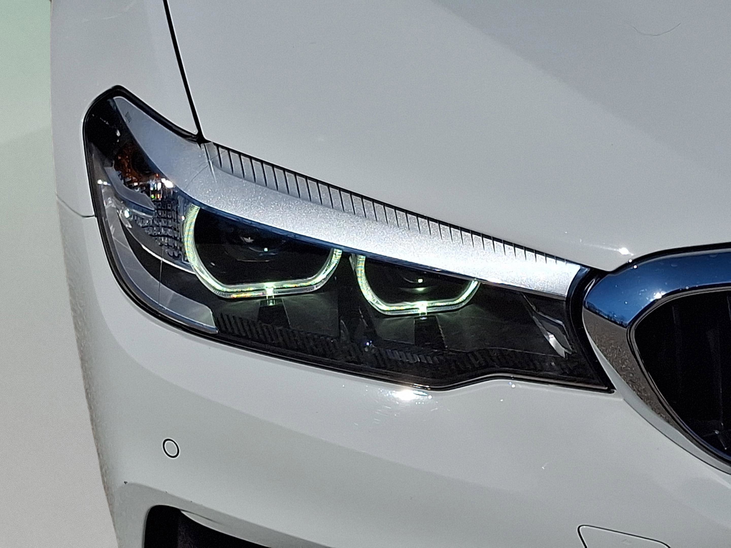 Used 2020 BMW 530i xDrive w/ Premium Package image 9