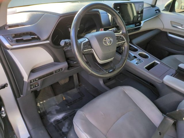 Used 2022 Toyota Sienna XLE AWD/4WD image 11